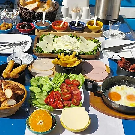 Mavi Otel *